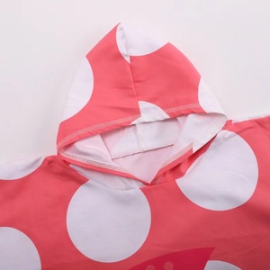 Serviette de plage à capuche en microfibre à séchage rapide pour garçons et filles personnalisée <span class=keywords><strong>Poncho</strong></span> de <span class=keywords><strong>surf</strong></span> - Product Image 3