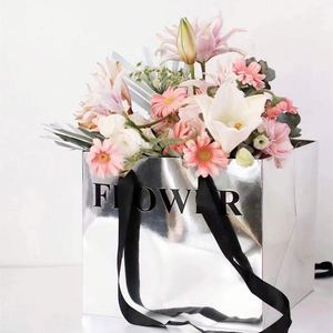 Sac à fleurs portable de luxe à surface miroir, sac cadeau argenté pour fleurs, emballage de bouquet pour fleuristes - Product Image 2