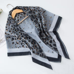 Hijab cuadrado de seda con estampado de gasa de 110x110cm para mujer musulmana, hiyab cuadrado de algodón de moda Indonesia malaya de encaje clásico - Product Image 2