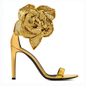 नई डिजाइन महिलाओं के जूते सोने बड़ा फूल टखने का पट्टा दौर पैर की अंगुली कटार ऊँची एड़ी के जूते महिलाओं पार्टी जूते शादी के जूते एड़ी के सैंडल