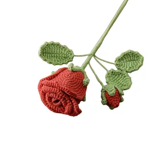 Günstige handgemachte Häkel blumen knospe Stricken rote weiße Rose für Hochzeits dekoration