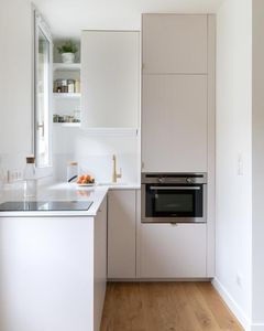 Gabinetes de Isla Personalizados de Estilo Wabi-Sabi para Toda la Casa, Espacio Comercial Pequeño, Microondas Integrado, Isla de Mármol, Amplio Almacenamiento - Product Image 1