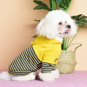 Gilet di lusso per animali domestici con cappuccio alla moda vestiti per animali domestici tute per <span class=keywords><strong>cani</strong></span> a strisce per piccole <span class=keywords><strong>razze</strong></span> all'ingrosso felpa con cappuccio per <span class=keywords><strong>cani</strong></span> Streetwear - Product Image 4
