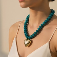 Collier en résine colorée fait main avec pendentif cœur, design simple et tendance, chaîne de bijoux pour femme