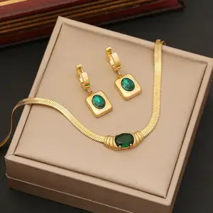 Set Perhiasan Kualitas Tinggi Wanita 2023 Grosir Set Perhiasan Stainless Steel Zamrud Buatan Tangan Geometris Mode Berlapis Emas 18K