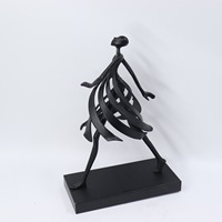 Figurines en fonte de décoration d'art de bureau créatif Ornements Sculpture de dame en métal noir pour la maison