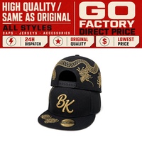 Op maat gemaakte 3D geborduurde originele nieuwe suède Era 5-panel baseballcap met strass steentjes gebogen klep heren snapback pet fabrikant