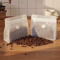 Sacs refermables à fond plat en plastique de qualité alimentaire imprimés sur mesure pour la poudre de protéines, le thé, les grains de café, les aliments pour animaux de compagnie