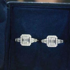 Bague de fiançailles Xinfly Fine Jewelry en or 18 carats avec diamant carré VS de 0,40 ct - Product Image 4