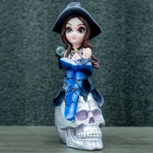รูปปั้นเรซิ่นรูปนางฟ้าพร้อมลูกแก้ว กระโหลกนั่งตกแต่งฮาโลวีน รายละเอียดประณีต วาดด้วยมือ - Product Image 1