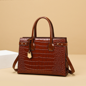 Stock <span class=keywords><strong>de</strong></span> fábrica, bolso <span class=keywords><strong>de</strong></span> mano <span class=keywords><strong>de</strong></span> PU con patrón <span class=keywords><strong>de</strong></span> cocodrilo, bolso <span class=keywords><strong>de</strong></span> <span class=keywords><strong>trabajo</strong></span> <span class=keywords><strong>de</strong></span> gran capacidad para mujer, cadena con forro <span class=keywords><strong>de</strong></span> poliéster, bolso <span class=keywords><strong>de</strong></span> oficina a la moda para mujer - Product Image 1