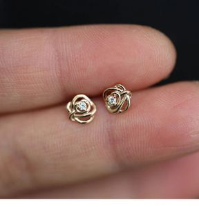 Boucle d'oreille mini rose en or 18 carats avec diamant naturel Xinfly - Product Image 2