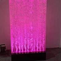 Grand mur à bulles d'aquarium sur mesure avec cloison de panneau à bulles d'eau de casier à vin pour la décoration intérieure