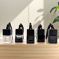 Diffuseur de parfum pour voiture suspendu carré de 8 ml, flacon en verre vide pour parfum, pendentif, huile essentielle, aromathérapie