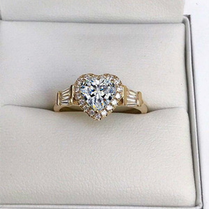 Anello con Diamante Taglio Cuore Q124 in Oro Rosa, Anello di Fidanzamento con Diamante Sintetico Coltivato in Laboratorio, Stile Romantico per Donne - Product Image 2