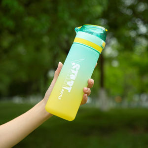 Taille moyenne Nouveau revêtement en caoutchouc <span class=keywords><strong>plastique</strong></span> sans BPA 22OZ 650ML <span class=keywords><strong>casier</strong></span> étanche <span class=keywords><strong>Bouteille</strong></span> d'eau de sport de motivation - Product Image 3