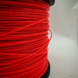 Fil de polyester rouge de 3 mm résistant à la corrosion pour la construction de lits et clôtures en filet pour volailles, idéal pour l'élevage. - Product Image 2