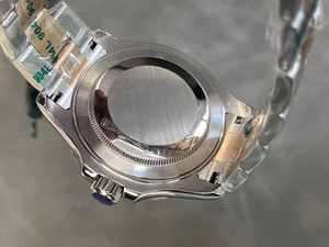 Efecto Luminoso Azul Hielo Súper Fuerte Diámetro 40 mm. Equipado con movimiento mecánico totalmente automático. Reloj para Hombre - Product Image 4