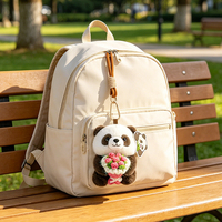 Vente en gros de mini porte-clés en peluche animaux (Panda et Panda roux) avec bouquet floral, idéal pour les papeteries et les boutiques de cadeaux