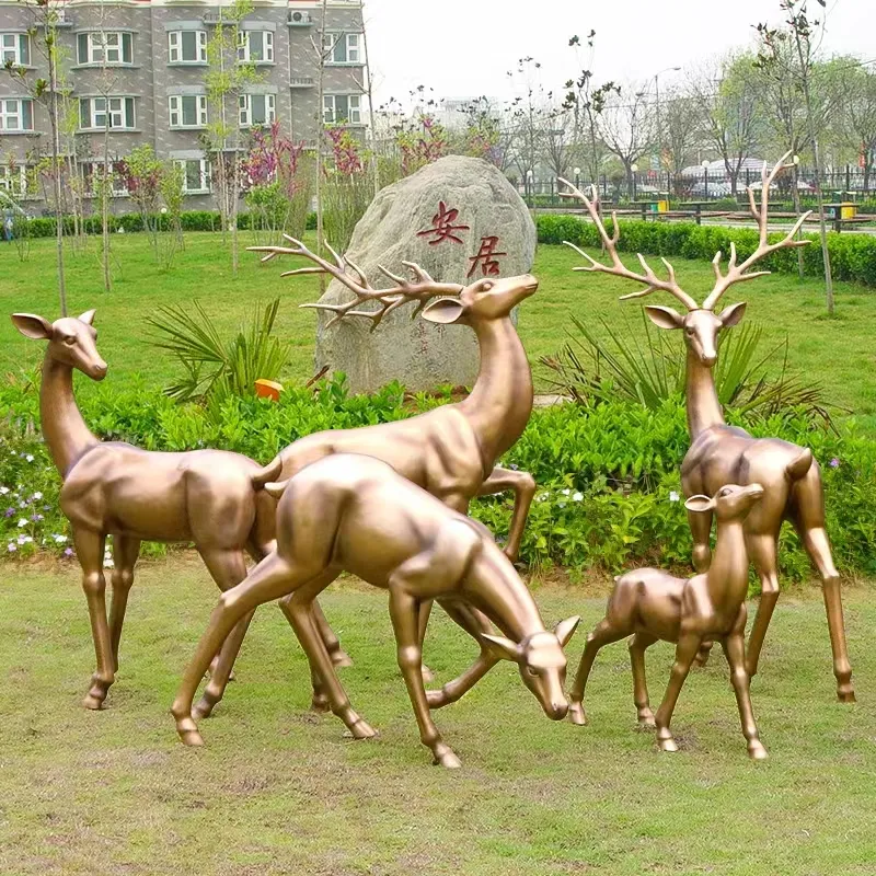 Özelleştirilmiş fiberglas altın geyik yaşam boyutu reçine geyik dev fiberglas noel geyik mall dekor için