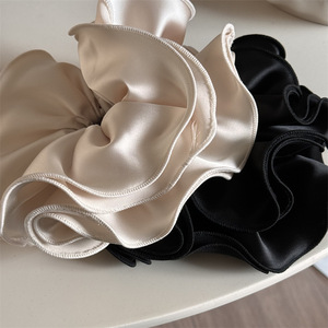 Coleteros Extra Grandes de 18CM, Coleteros Elásticos para Niñas y Mujeres, Coletero Grande de Seda y Satén con Flores para Boutique - Product Image 1