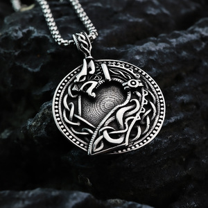 Yunnique – collier avec pendentif loup celtique Viking en acier inoxydable pour hommes, design asymétrique, bijoux cadeau - Product Image 4