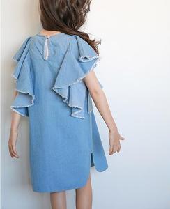 ชุดเดรสผ้าเดนิมสีน้ำเงินแขนผีเสื้อ - ชุดเดรสฤดูร้อนสไตล์โบโฮพลิ้วไหว - Product Image 4