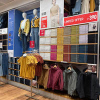Présentoir de meubles en Jeans, Table d'exposition de magasin de vêtements, professionnel et moderne, service utilisable au détail