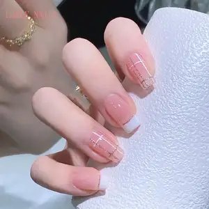 plata brillo de uñas imagen para un estilo versátil: 