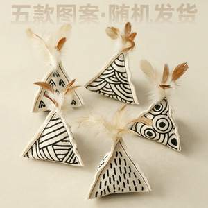 Juguete de entretenimiento para gatos, campana de hierba gatera de lona, juguete de algodón con forma de triángulo geométrico para gatos, varita de juguete para gatos. - Product Image 4