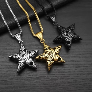 Collana da uomo all'ingrosso con ciondolo a stella Pentagonale Punk intagliata, in acciaio inossidabile, impermeabile, anallergica, gioielli alla moda - Product Image 1