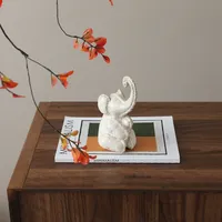 Ornement décoratif pour la maison en céramique en forme d'éléphant, style contemporain et créatif