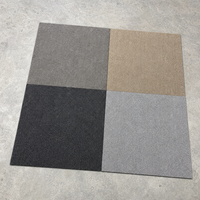 Dalles de moquette en polypropylène à boucles, modernes, écologiques, antidérapantes, pour usage commercial, hôtels, salles de banquet et chambres.