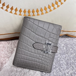 Cartera de Cuero de Cocodrilo Genuino Blanca de Lujo para Hombre, Cartera Corta Personalizable con Tarjetero y Bolsillo con Cremallera para Negocios - Product Image 1