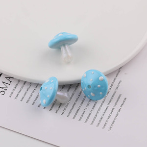 Cuentas acrílicas de hongo con lunares rojos para hacer joyas, accesorios de bricolaje, suministros de manualidades de forma redonda de 10mm - Product Image 4