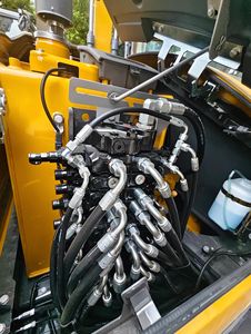 รถขุดตีนตะขาบรุ่นใหม่ ยี่ห้อชั้นนำ XE-60GA 6 ตัน พร้อมเครื่องยนต์ มอเตอร์ และปั๊ม ขายดี พร้อมบริการที่ดีที่สุด ประสิทธิภาพสูง - Product Image 2