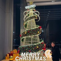 Arbre de Noël Artificiel Géant de 6m Pré-éclairé pour Usage Commercial Intérieur, Idéal pour Centres Commerciaux, Plazas et Événements de Noël – Qualité Supérieure – Vente en Gros et Personnalisable