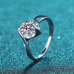 BOCAI 0.5/1.0ct Moissanite S925 bagues en argent pour femmes plaqué platine <span class=keywords><strong>baiser</strong></span> d'<span class=keywords><strong>ange</strong></span> cadeau d'amant bande <span class=keywords><strong>de</strong></span> mariage bijoux en gros - Product Image 3