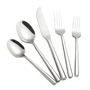 Customizable Logo Cutlery Sets Luxury High Quality Stainless Steel Knife Fork Spoon Flatware Sets Silver Cutlery Set For Hotel