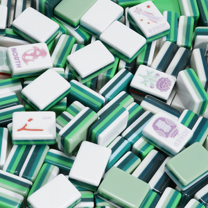 Vente en gros de jeu de <span class=keywords><strong>Mahjong</strong></span> américain moderne de luxe, 160 pièces en mélamine, vert jade, <span class=keywords><strong>blanc</strong></span>, <span class=keywords><strong>noir</strong></span>, haute qualité, pour casino, salle de jeux familiale - Product Image 4