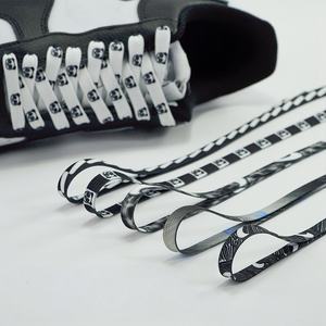 Lacets de sport personnalisés noir et blanc, lacets en polyester imprimés sur mesure pour baskets décontractées et vêtements de mode - Product Image 2