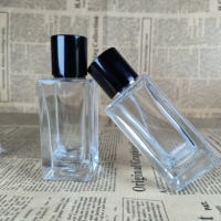 Offre Spéciale 30ml 50ml 100ml Atomiseur de pulvérisateur clair carré de luxe FEA 15mm Bouteille de parfum en verre vide avec bouchon magnétique