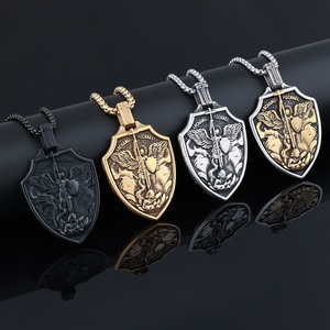 Collier pendentif en forme de bouclier de l'archange Saint Michel en acier inoxydable pour hommes et femmes, bijoux de protection de Saint Michel - Product Image 2