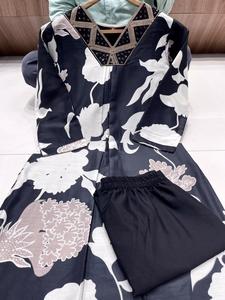 Nouvelle collection de mousseline Kurti Pent Set avec impression numérique brodée et paillettes Work - Product Image 4