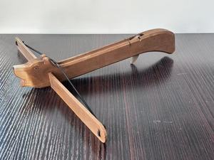 Деревянная игрушка-арбалет с резьбой по дереву, 40x34 см - Product Image 6