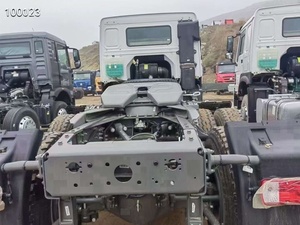Used SINOTRUCK HOWO 371 Tractor Truck 6X4 Diesel Manual Transmission 371HP Euro 3 Left Steering Truck Head Logistics Transport - Product Image 3