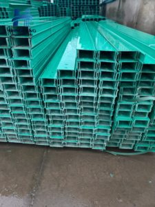 Canaux de câblage en PRV isolés résistants à la corrosion pour la pose de câbles dans l'industrie chimique et les ports - Product Image 5