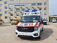 Ambulance JMC Fushun RHD à châssis moyen et toit surélevé, conduite à droite, véhicule de secours médical
