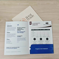 Porte-documents de présentation en papier noir mat personnalisé avec impression couleur, pochette de classement, logo en feuille et marquage à chaud