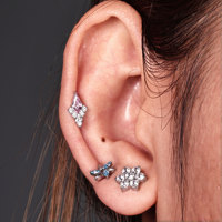 Anneau de lèvre, labret, piercing pour le nez et l'oreille en titane anti-allergique plaqué or PVD ASTM F136 avec zircon cubique, boucles d'oreilles tendance pour femme